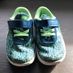 Nike toddler boy sneaker